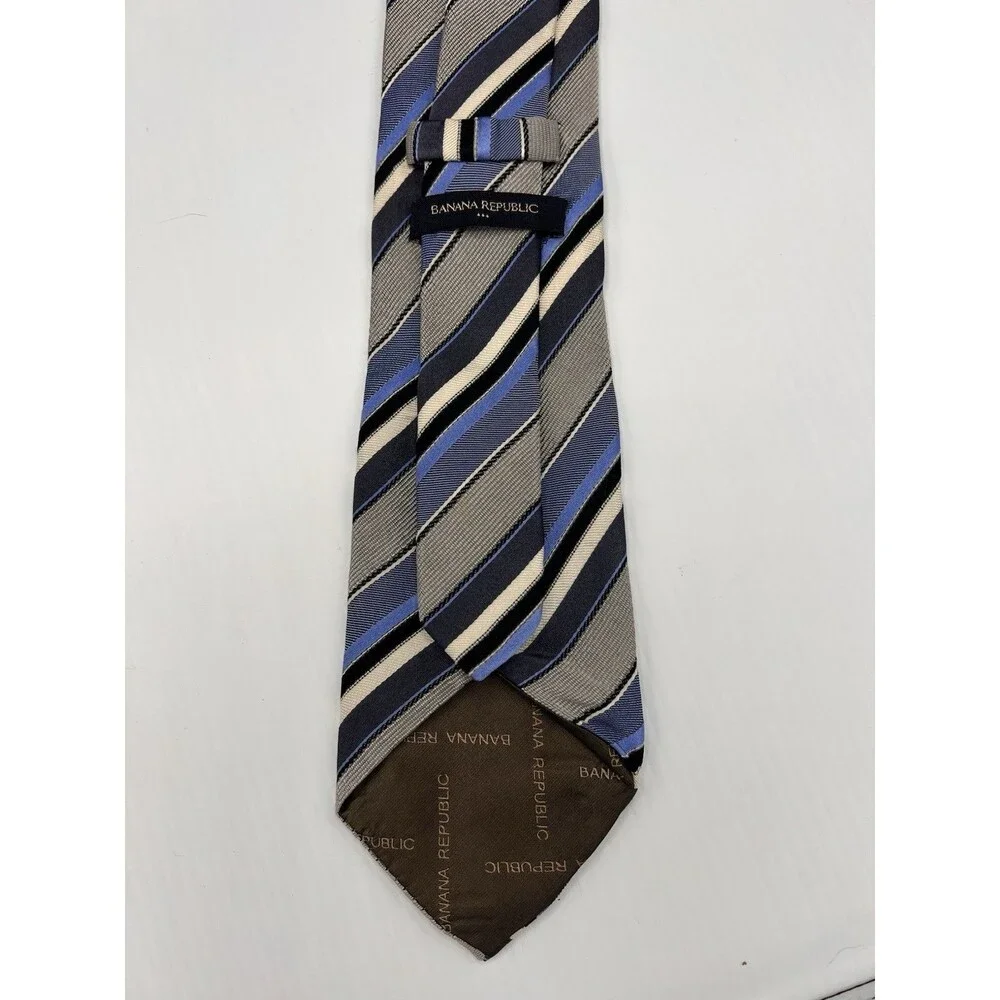 Banana Republic 100% Silk Men’s Tie Navy Blue Gray Black Ivory Striped 55.5”